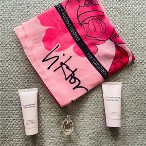 Viktor & Rolf Perfume lotion Flowerbomb set scarf